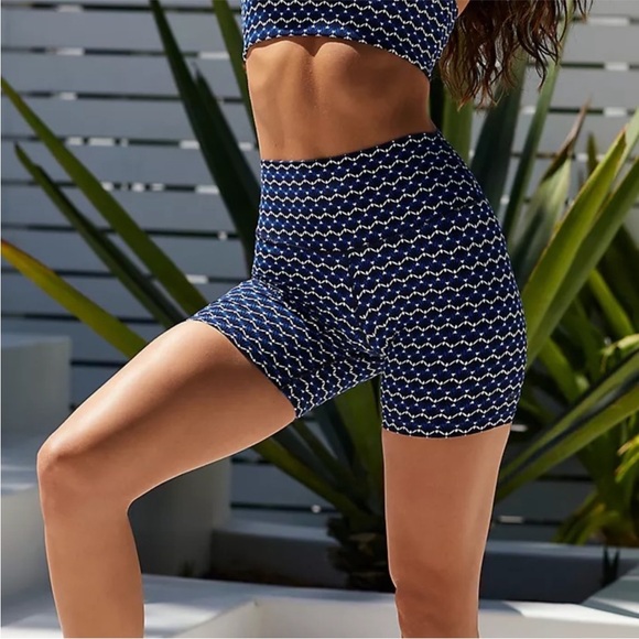 Anthropologie Splits59 Airweight High-Waisted Bike Shorts in Cobalt Blue - Picture 3 of 7